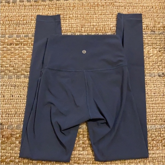 Lululemon Wunder high rise luxtreme Size 4
28" long, navy - Picture 1 of 4